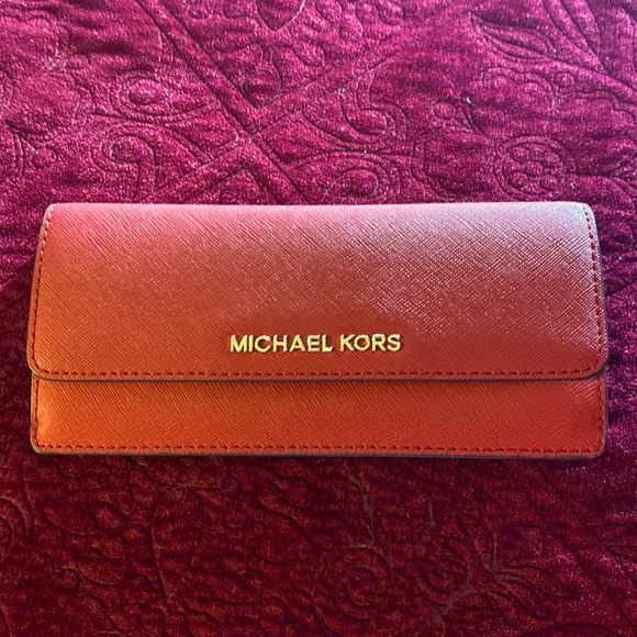 Michael Kors Handbags - Nwot Michael Kors Wallet